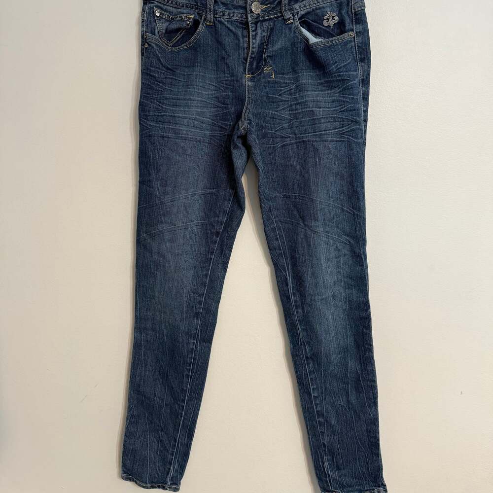 Dereon Y2K Jeans Size 9 Mid Rise Studded Show‎ Pants